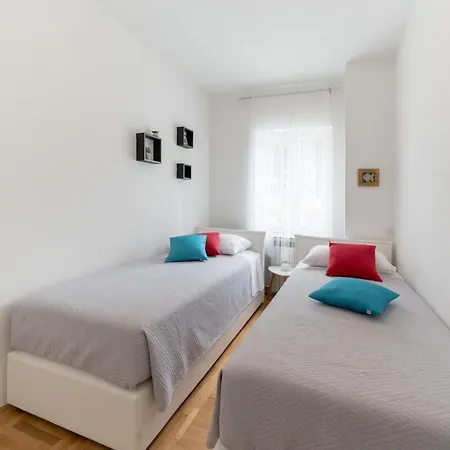 Hébergement de vacances Ella *