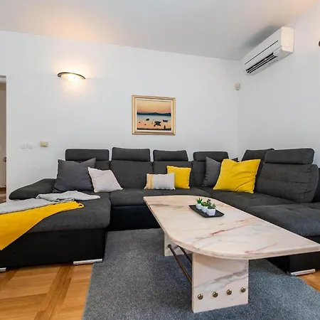 Hébergement de vacances Ella