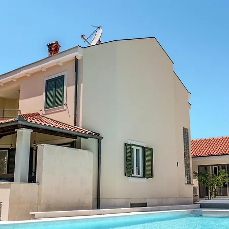 Ella * Zadar